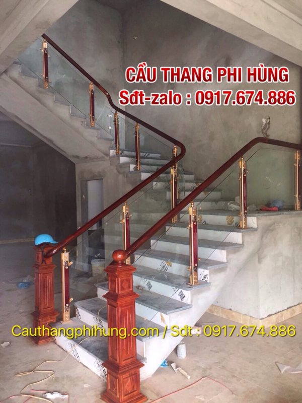 Tổng hợp 100 mẫu cầu thang kính tay vịn gỗ, Lan can cầu thang kính cường lực đẹp tại Hà Nội