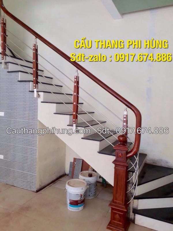 Cầu thang inox đẹp tại Hà Nội, Lan can cầu thang inox gỗ
