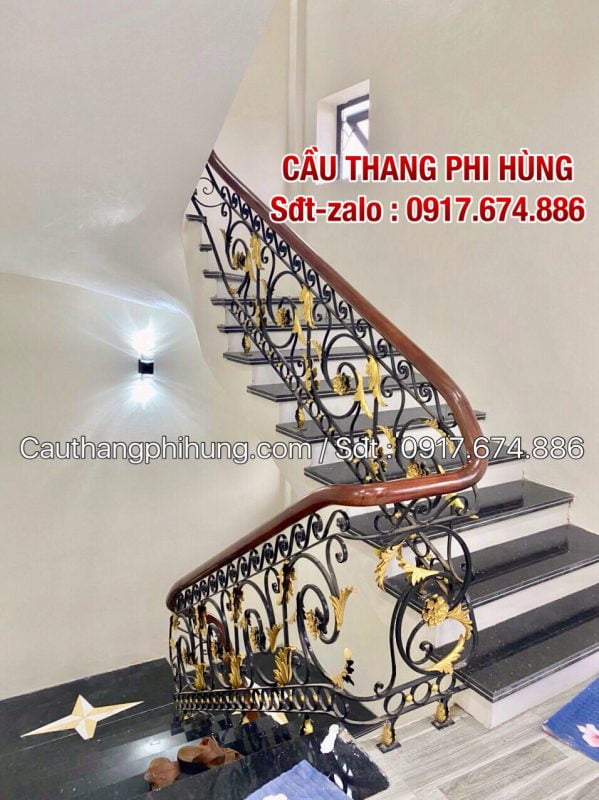 Cầu thang sắt nghệ thuật tại Hà Nội, Báo giá cầu thang sắt nghệ thuật, Cầu thang sắt tay vịn gỗ đẹp nhất
