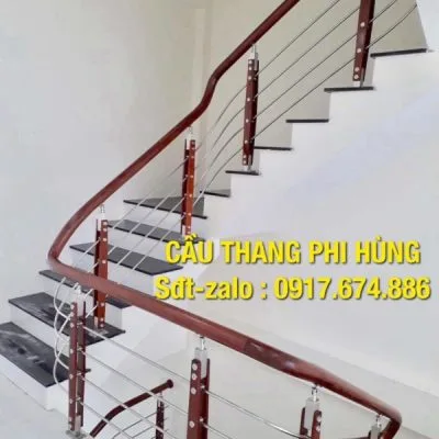 50 mẫu cầu thang inox tay vịn gỗ tại Hà Nội, Cầu thang inox tay vịn gỗ đẹp