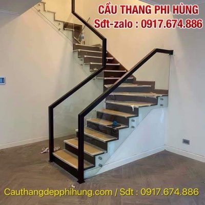 Cầu Thang Kính Đẹp Tại Hà Nội . Mẫu Cầu Thang Kính Cường Lực