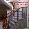 Cầu Thang Sắt Tay Vịn Gỗ Đẹp . Lan Can Cầu Thang Sắt Nghệ Thuật