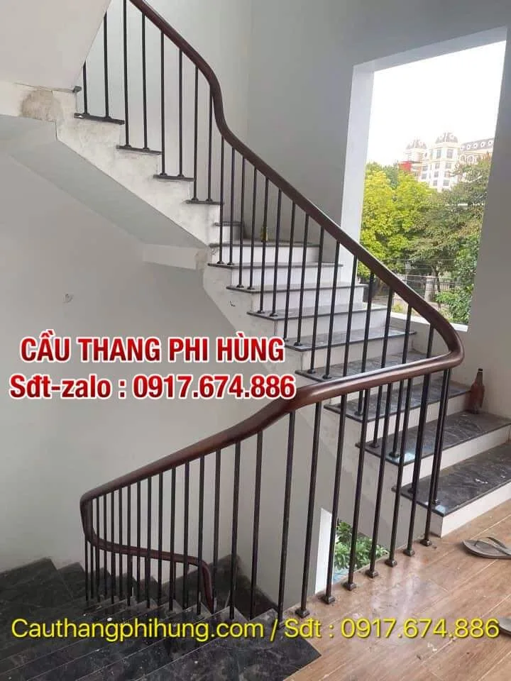 BÁO GIÁ CẦU THANG SẮT TAY VỊN GỖ . CẦU THANG SẮT ĐẸP TẠI HÀ NỘI