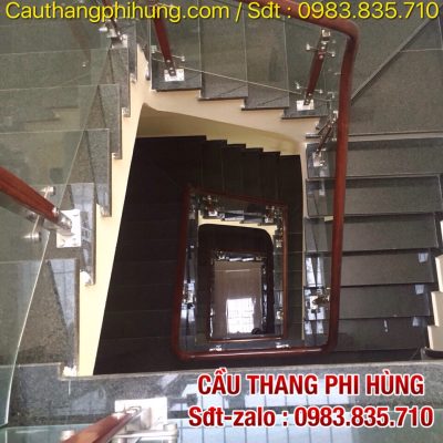 CẦU THANG KÍNH ĐẸP TAY VỊN GỖ . LAN CAN CẦU THANG KÍNH CƯỜNG LỰC TẠI HÀ NỘI