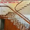 CẦU THANG SẮT NGHỆ THUẬT TAY VỊN GỖ . CẦU THANG SẮT MỸ THUẬT ĐẸP TẠI HÀ NỘI