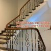 Cầu Thang Sắt Đẹp Tay Vịn Gỗ . Mẫu Lan Can Cầu Thang Sắt Nghệ Thuật