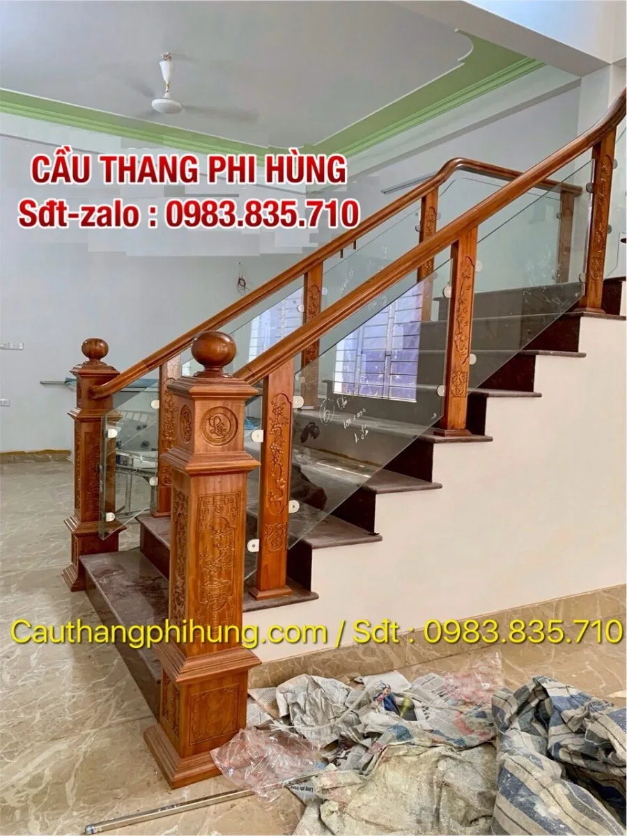 CẦU THANG KÍNH GỖ THÁI BÌNH