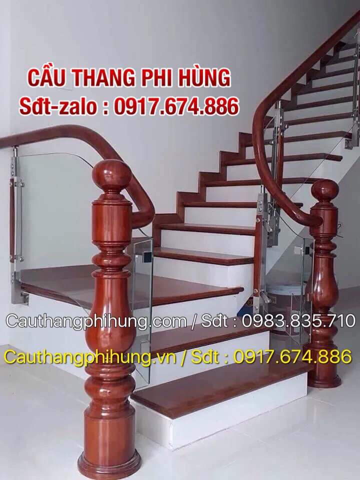 CẦU THANG GỖ KÍNH TẠI THÁI BÌNH
