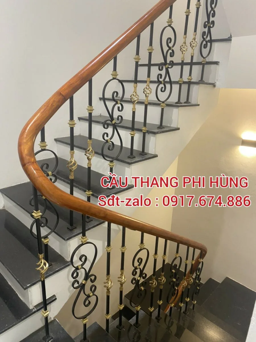Cầu Thang Sắt Đẹp Tay Vịn Gỗ. Cầu Thang Sắt Nghệ Thuật Đẹp
