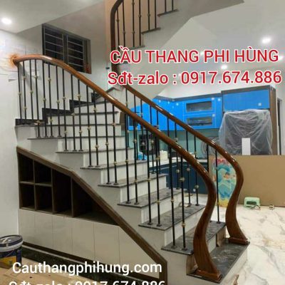 Cầu Thang Sắt Đẹp Tại Hà Nội . Lan Can Cầu Thang Sắt Tay Vịn Gỗ