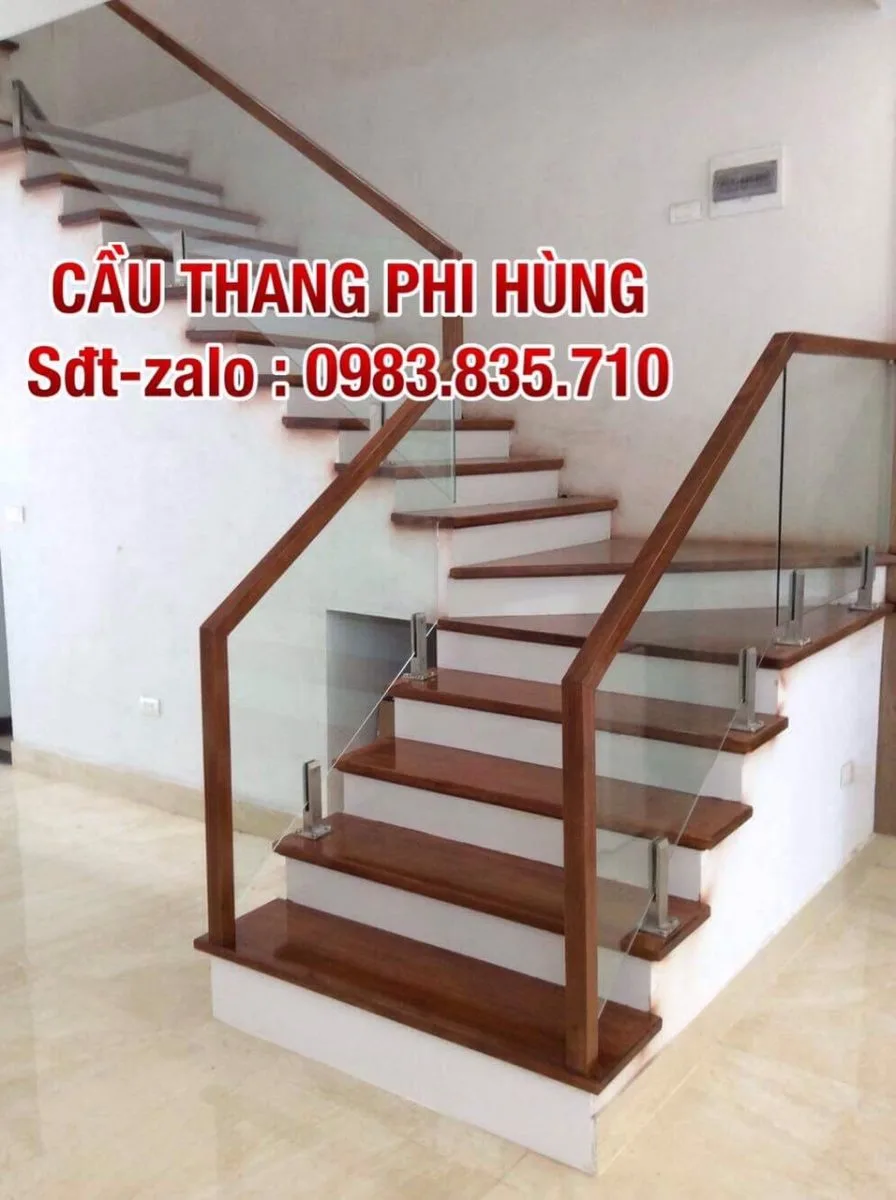 CẦU THANG KÍNH TAY VỊN GỖ TẠI QUẾ VÕ , BẮC NINH