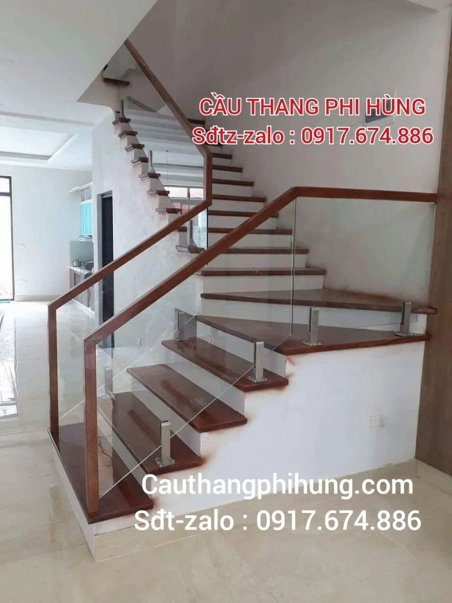 Cầu Thang Kính Tại Quế Võ , Bắc Ninh Đẹp Hiện Đại