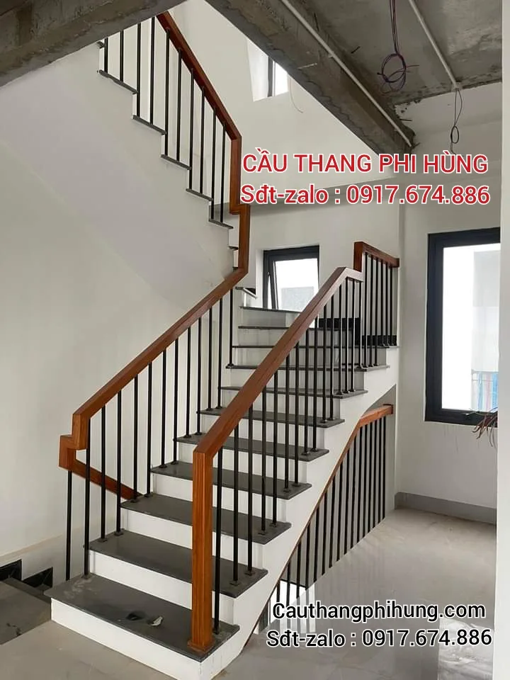 Cầu Thang Sắt Nghệ Thuật Tay Gỗ. Tay Vịn Cầu Thang Sắt Gỗ Đẹp