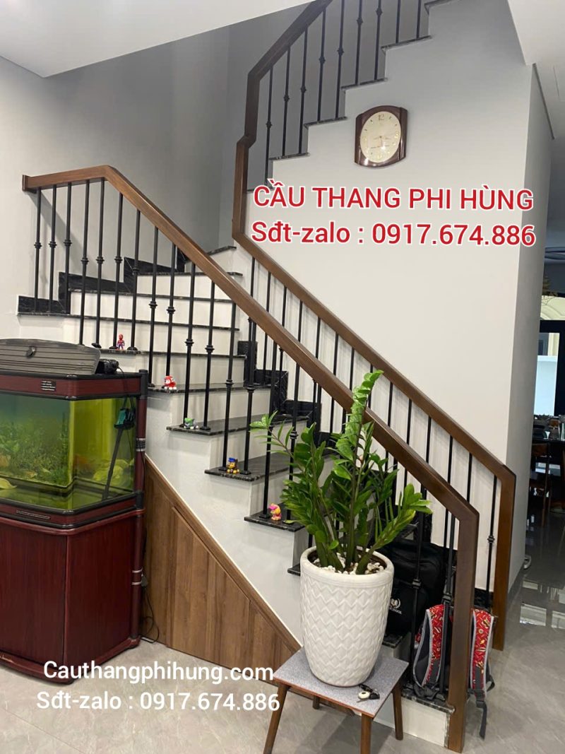 Cầu Thang Sắt Tay Vịn Gỗ Đẹp . Tay Vịn Cầu Thang Sắt Gỗ Đẹp