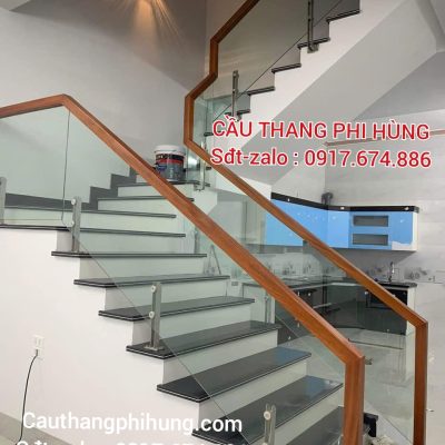 Mẫu Cầu Thang Kính Gỗ Đẹp Hiện Đại . Tay Vịn Cầu Thang Kính Đẹp Tại Hà Nội