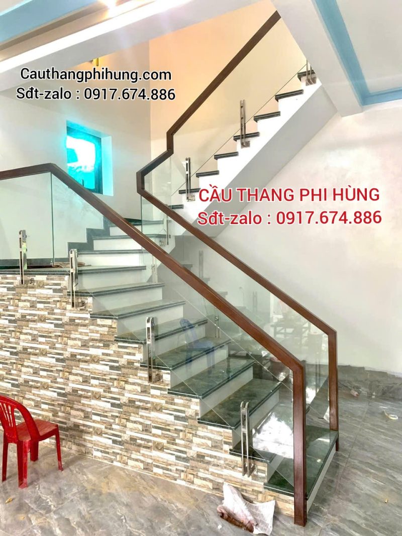 Cầu Thang Kính Gỗ Đẹp Hiện Đại . Tay Vịn Cầu Thang Kính Tại Hà Nội