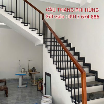 Cầu Thang Sắt Tay Vịn Gỗ Đẹp . Mẫu Lan Can Cầu Thang Sắt Tay Gỗ