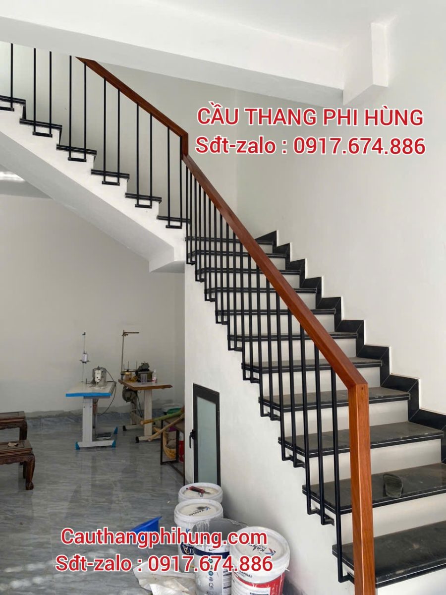 Cầu Thang Sắt Tay Vịn Gỗ Đẹp . Mẫu Lan Can Cầu Thang Sắt Tay Gỗ