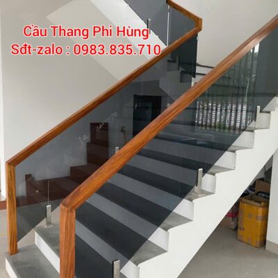Cầu Thang Gỗ Kính Đẹp Tại Hà Nội . Tay Vịn Cầu Thang Kính Cường Lực
