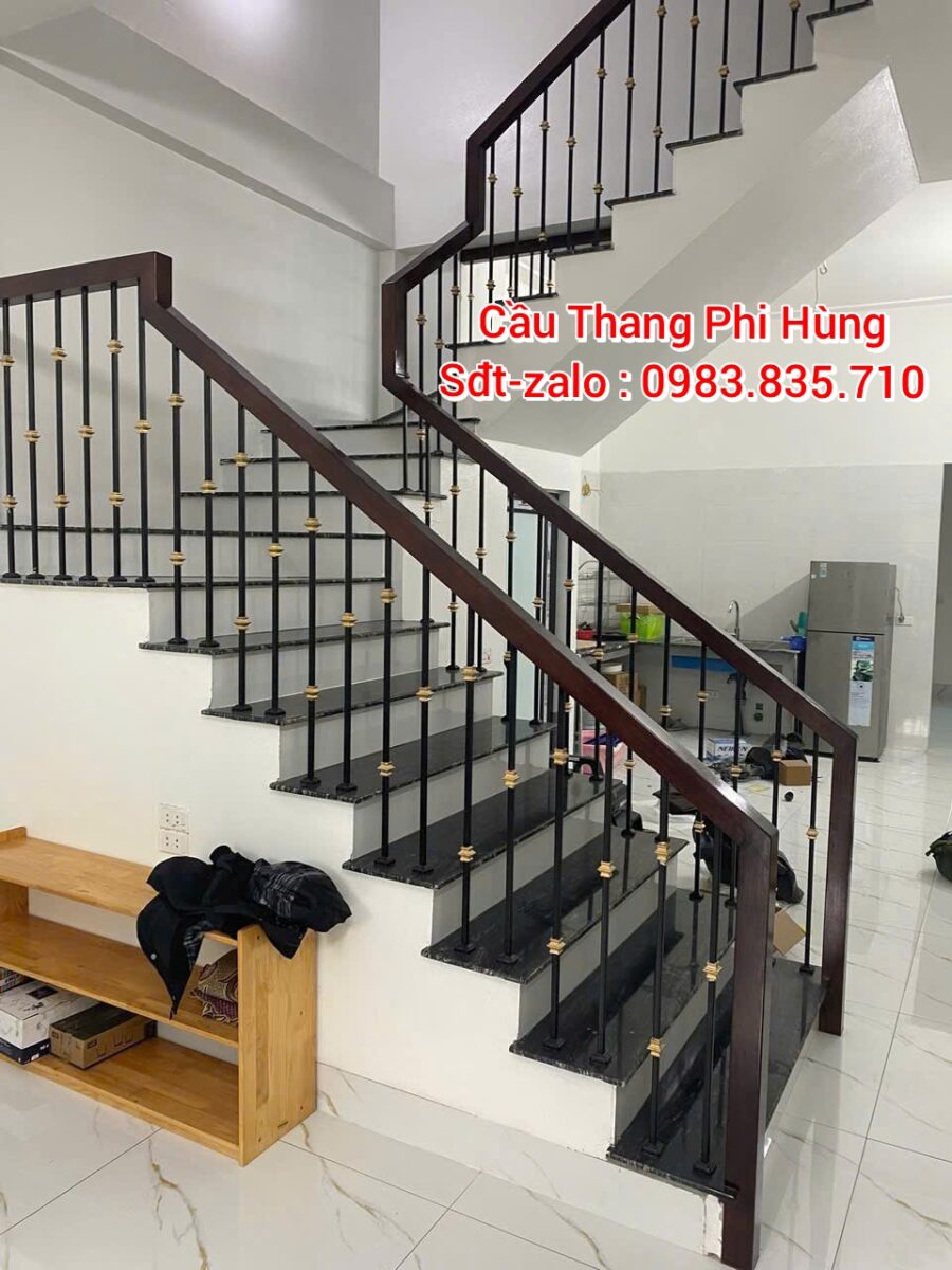 Cầu Thang Sắt Tay Gỗ Đẹp . Tay Vịn Cầu Thang Lan Can Sắt Mỹ Thuật
