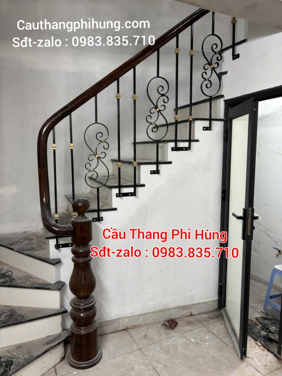 Mẫu Cầu Thang Sắt Tay Vịn Gỗ . Cầu Thang Lan Can Sắt Mỹ Thuật Đẹp