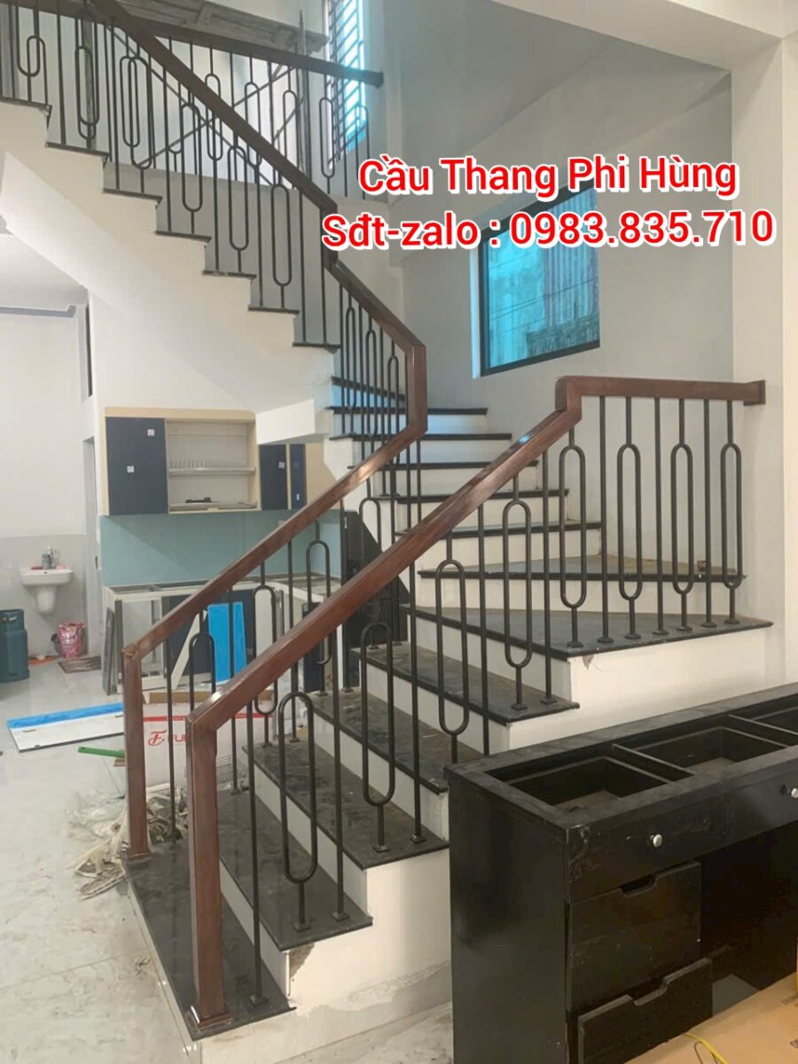 Cầu Thang Lan Can Sắt Tay Gỗ. Tay Vịn Cầu Thang Sắt Mỹ Thuật